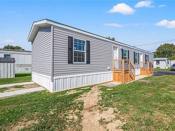 4th image of 64 Martha Dr