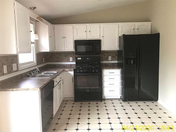 3rd image of 2451 Bernice Blvd