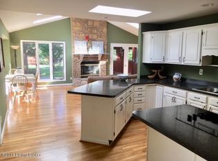 1304 Abbeywood Rd, Graymoor Devondale, KY 40222