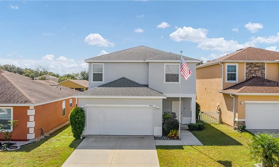 1st image of 4909 NE 123rd Ln