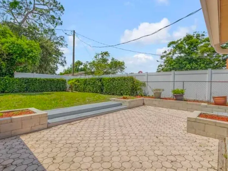 3119 Holiday St — Photo 13