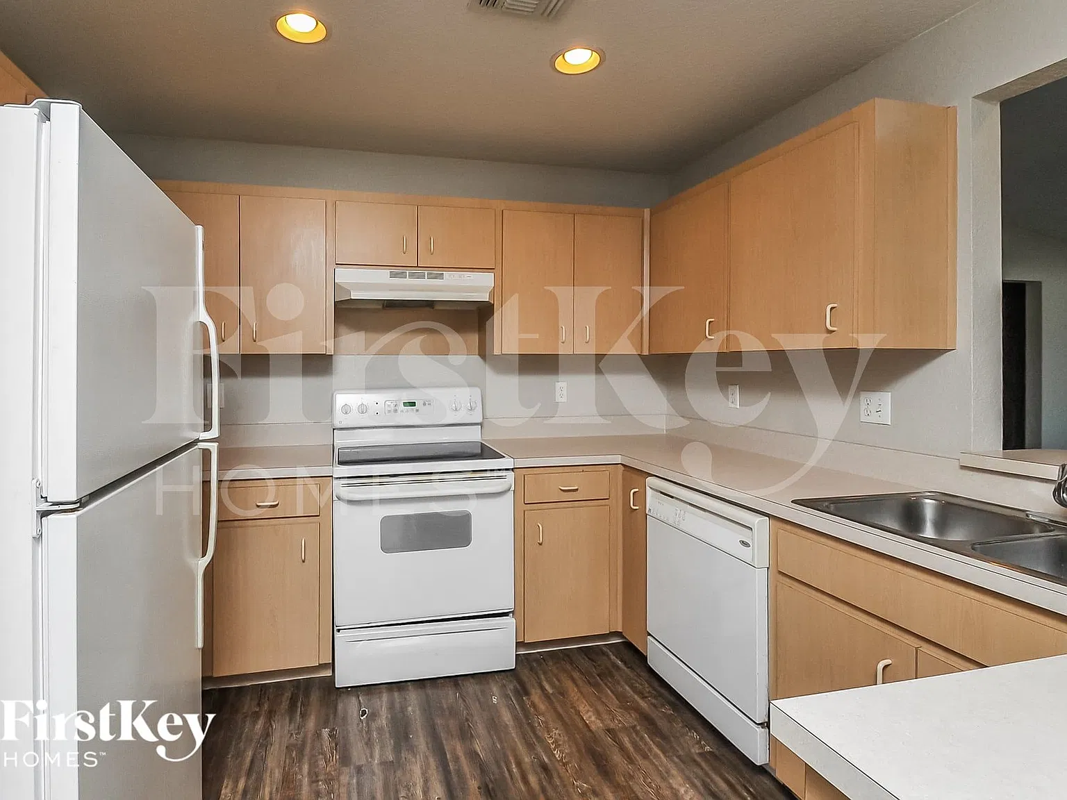 4 bed, 2.0 bath, 1689 sqft, $2,430 — Photo 4