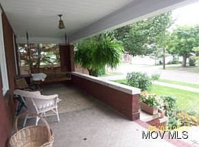 4th image of 2106 Plum St