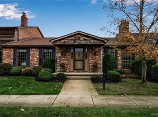 162 Wedgewood Dr, Williamsville, NY 14221