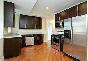 4th image of 3210 W Berwyn Ave APT 2E