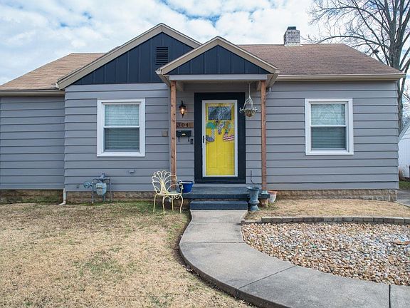 2nd image of 304 S Parker Dr