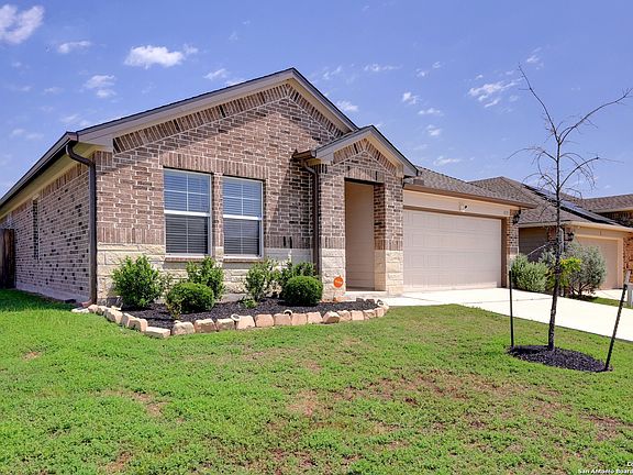 2nd image of 833 Armadillo Dr