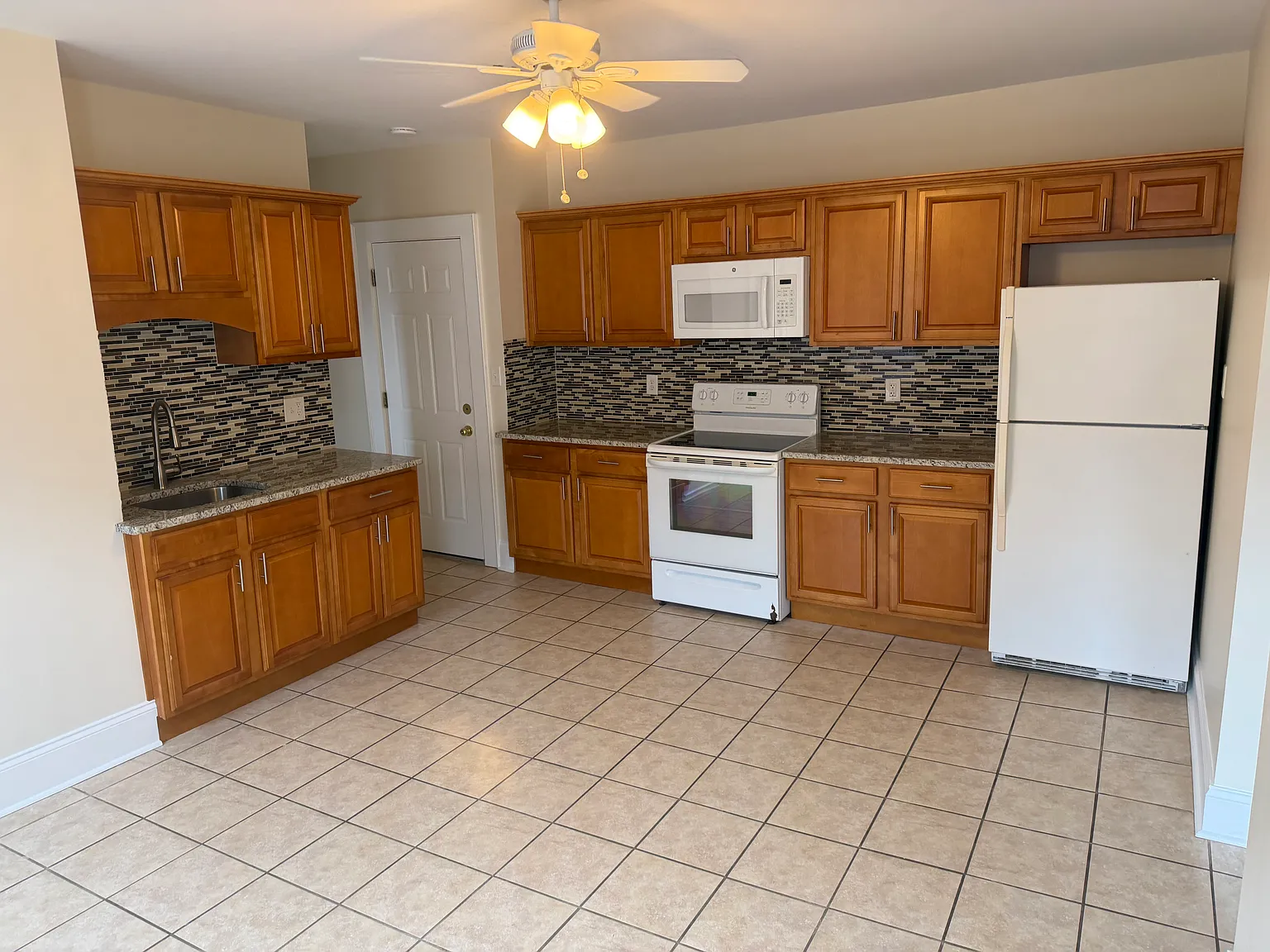 2 bed, 900 sqft, $1,500 — Photo 1