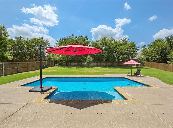 3rd image of 1516 Penny Ln