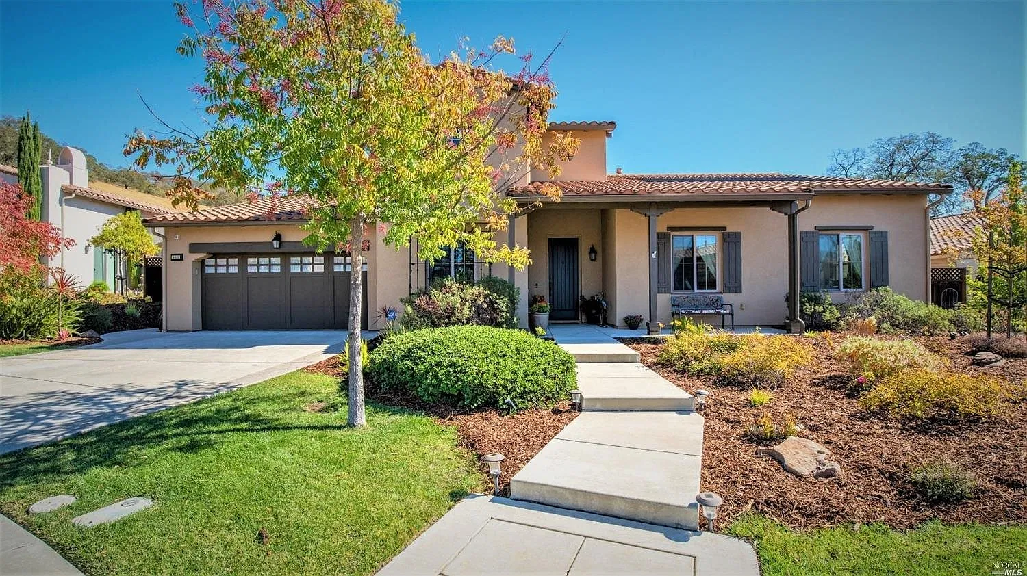 4 bed, 2.5 bath, 3110 sqft, $3,950 — Photo 2