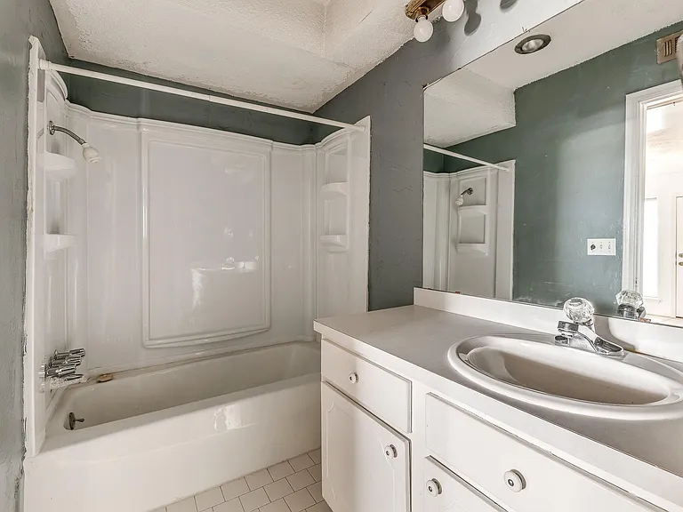 6728 N Meridian Ave #F — Photo 35