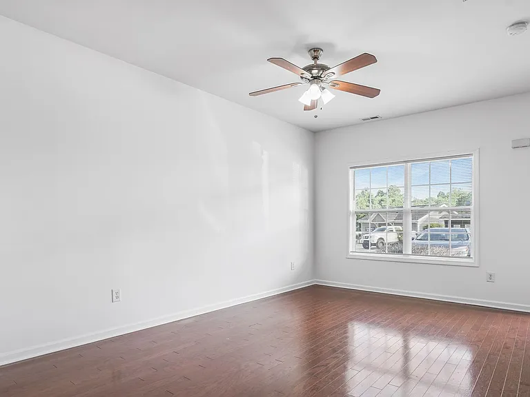 4006 Clinton Ln — Photo 4