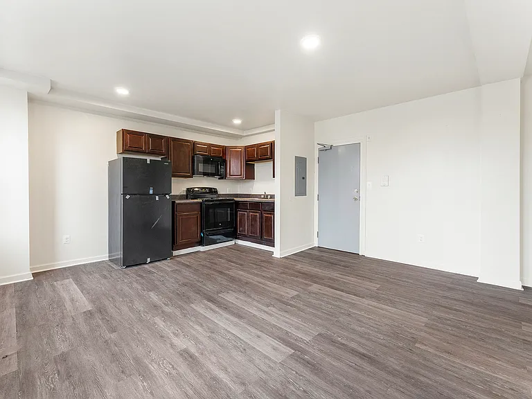Haverford Apartments — Photo 6
