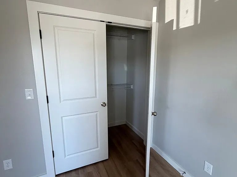 2901-2906 Sandstone Ln — Photo 7