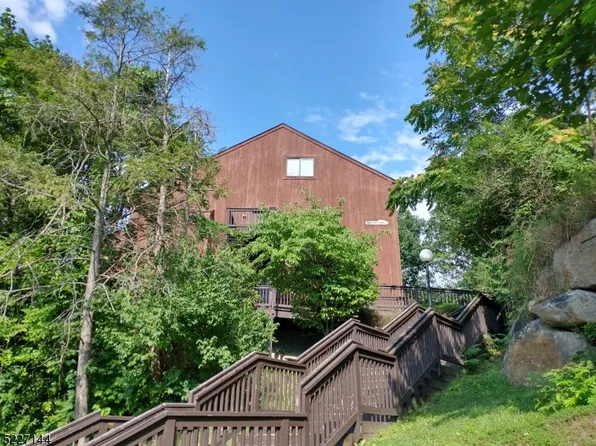 2 Port Royal Dr #4, Vernon Twp., NJ 07462
