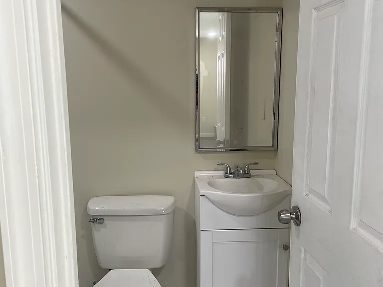 1600 W Baltimore St #1 — Photo 6