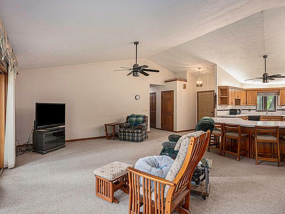 5th image of 4940 Oakway Ct NE