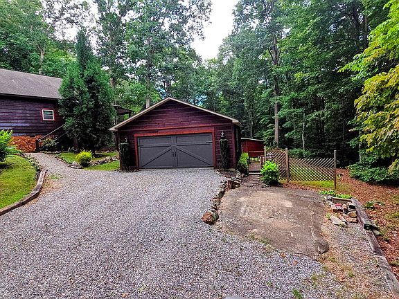 2nd image of 150 Trail Tree Dr
