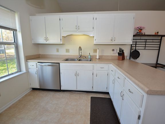 4th image of 8830 Burwick Dr