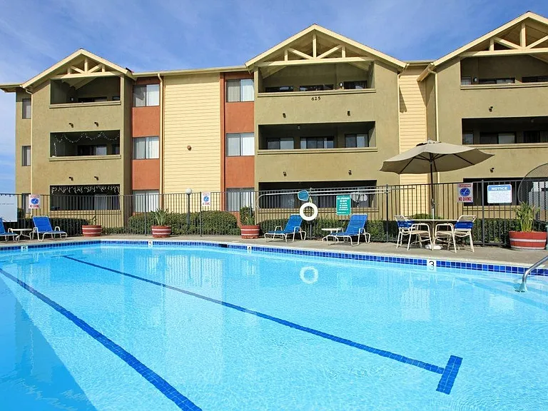 Windsong Apartments — Photo 28
