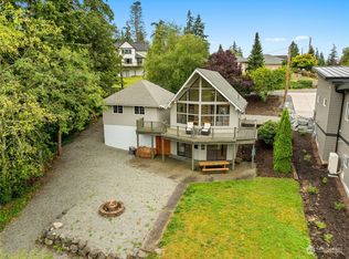 335 Lochwood Dr, Camano Island, WA