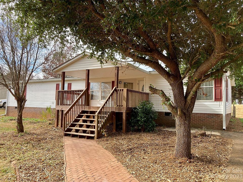 1st image of 4421 Golden Ln