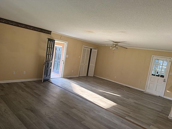 2nd image of 833 Shelton Dr