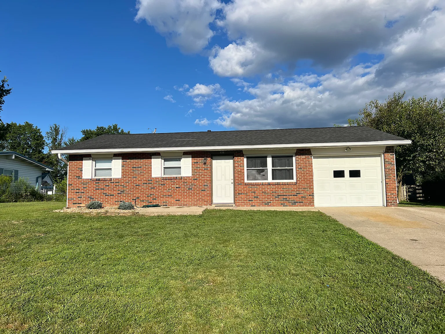735 S Hickory Dr photo 1