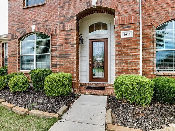2nd image of 1611 Winding Trail Dr