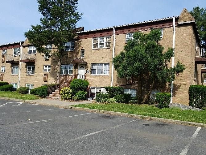 2nd image of 21 College Dr #21