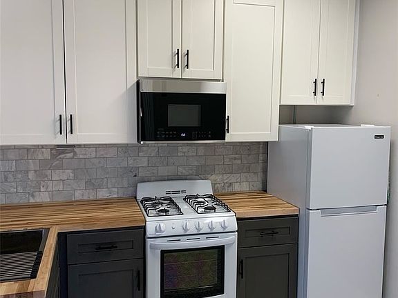 2nd image of 950 N Ogden St APT 5
