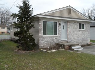 29530 S River Rd, Harrison Township, MI 48045