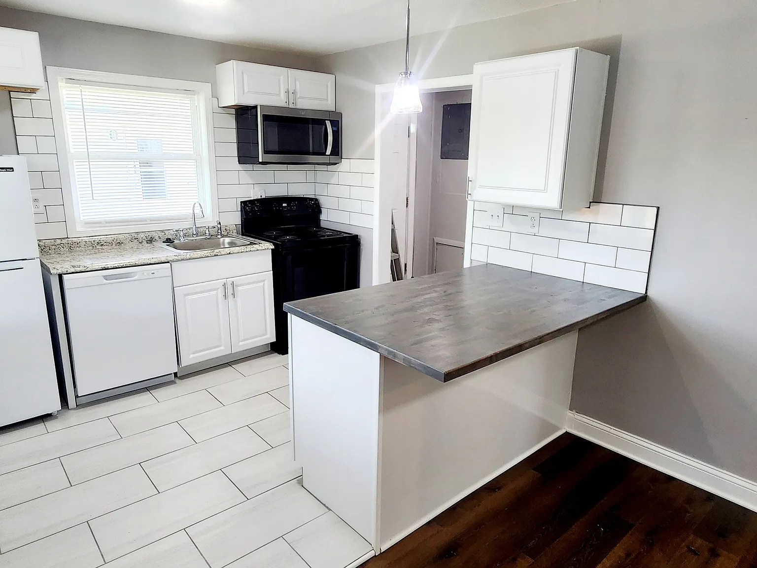 1 bed, 695 sqft, $995 — Photo 3