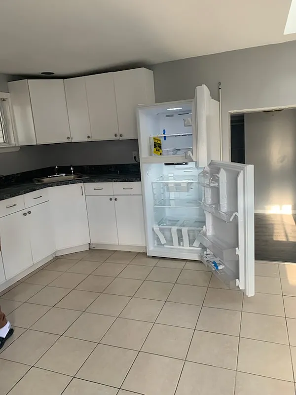 2 bed, 800 sqft, $2,700 — Photo 3