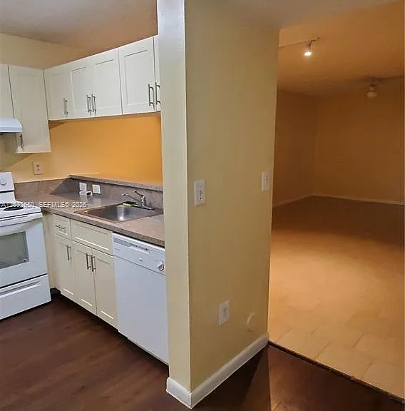 9823 Nob Hill Ct #9823 — Photo 12