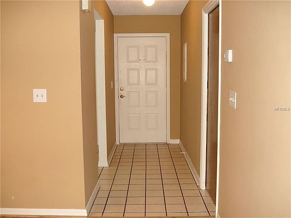 5th image of 10736 Laquinta Dr