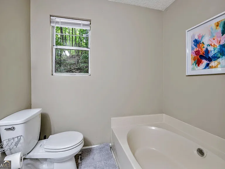 221 Remington Ln — Photo 12