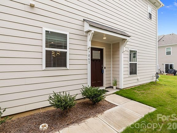 4th image of 7061 Bentz St