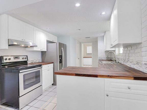 Home For Sale In Cabana Colony