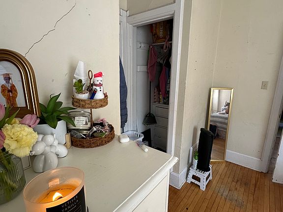 2nd image of 2010 E Park Pl Floor 2