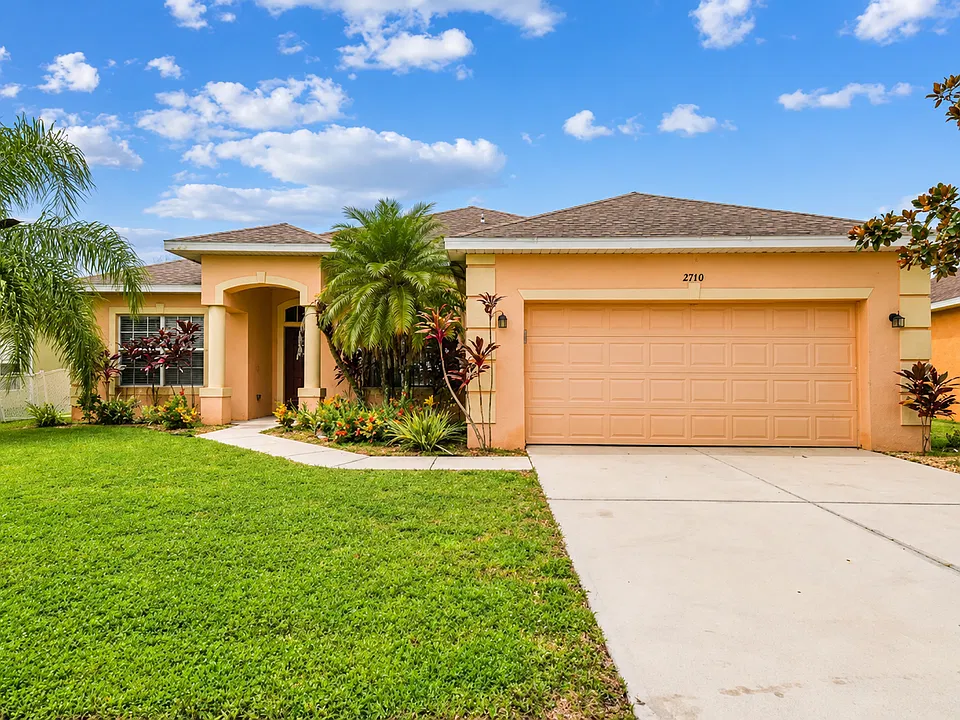 2760 Suncoast Lakes Blvd