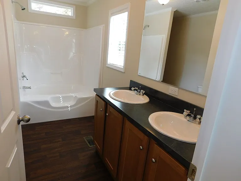 Woodlake (NC) — Photo 18