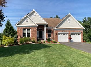 98 Vista Way, Bloomfield, CT 06002
