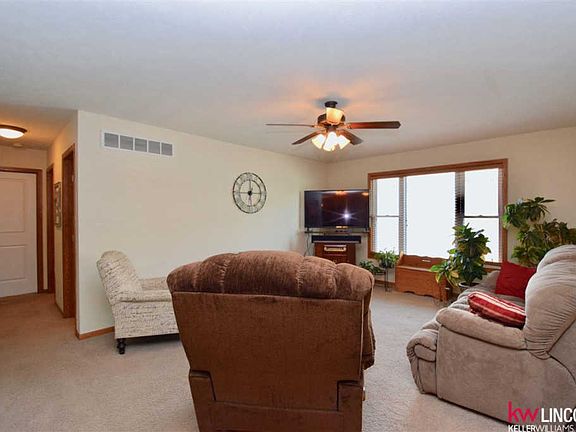 3rd image of 2519 W Timberlake Dr