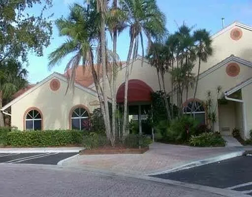 2 bed, 2.0 bath, 1044 sqft, $2,100 — Photo 2