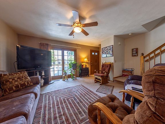 3rd image of 2116 Holiday Dr #9