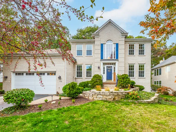 719 Barberry Trl, Fox River Grove, IL 60021