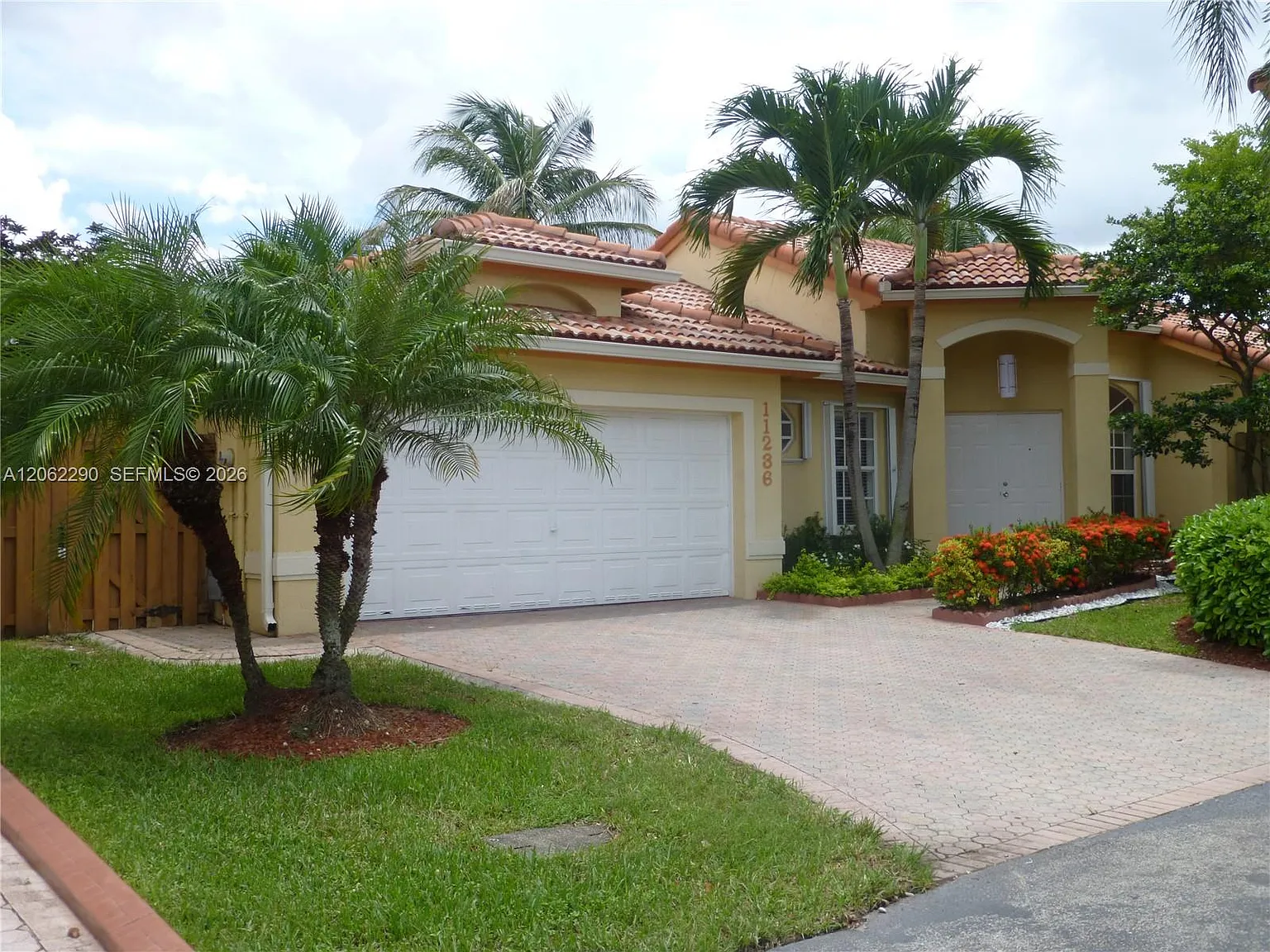 Doral Isles Cayman — Photo 3