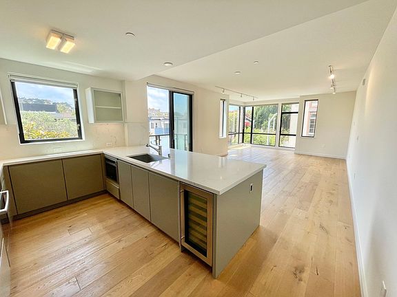 2nd image of 580 Hayes St #306