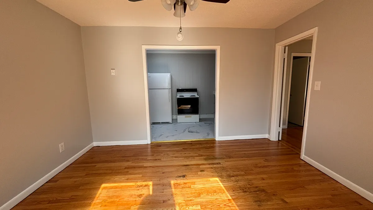 Primary Photo - 811 Springwood Ave #8